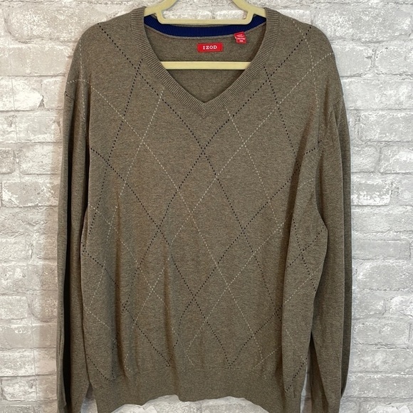 Izod Argyle Vneck Sweater - Picture 1 of 5